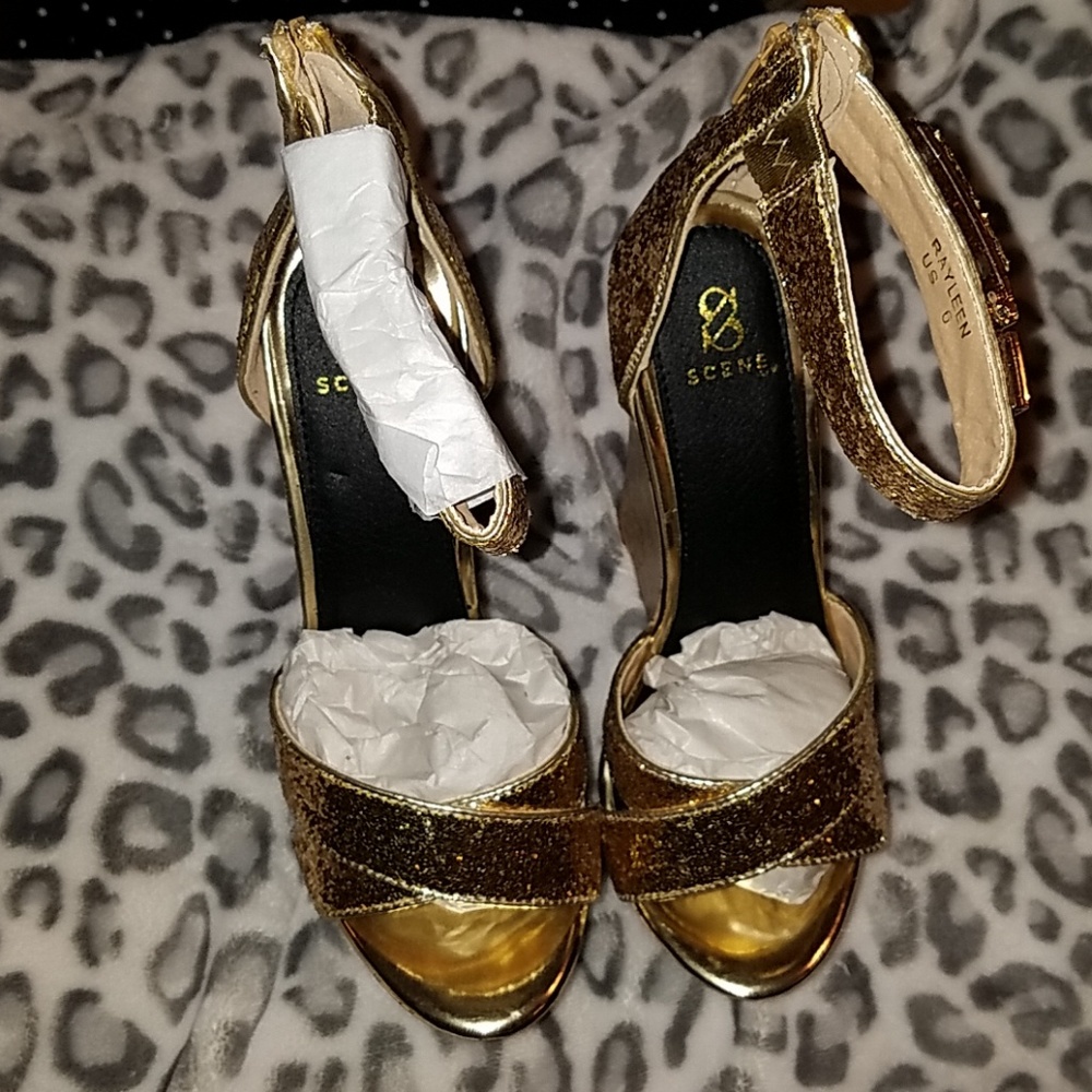 Shoes - Picture 2 of 3